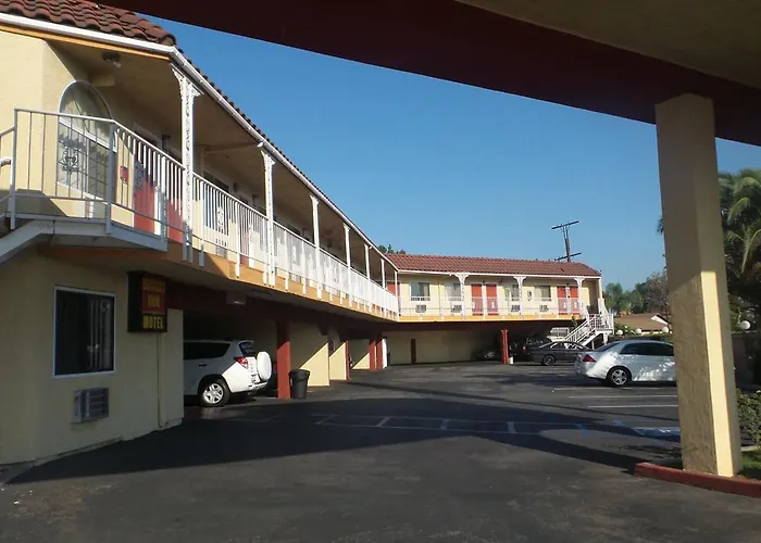 Motel: Budget Inn Motel